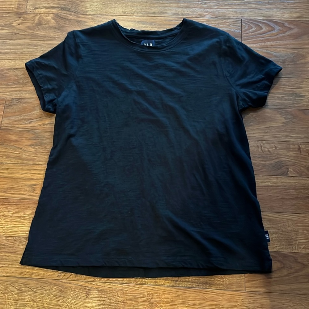 Gap every day black tshirt